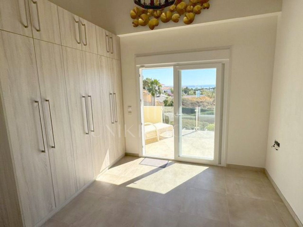 Classic Mansion with Panoramic Sea Views in Puerto Romano, Estepona