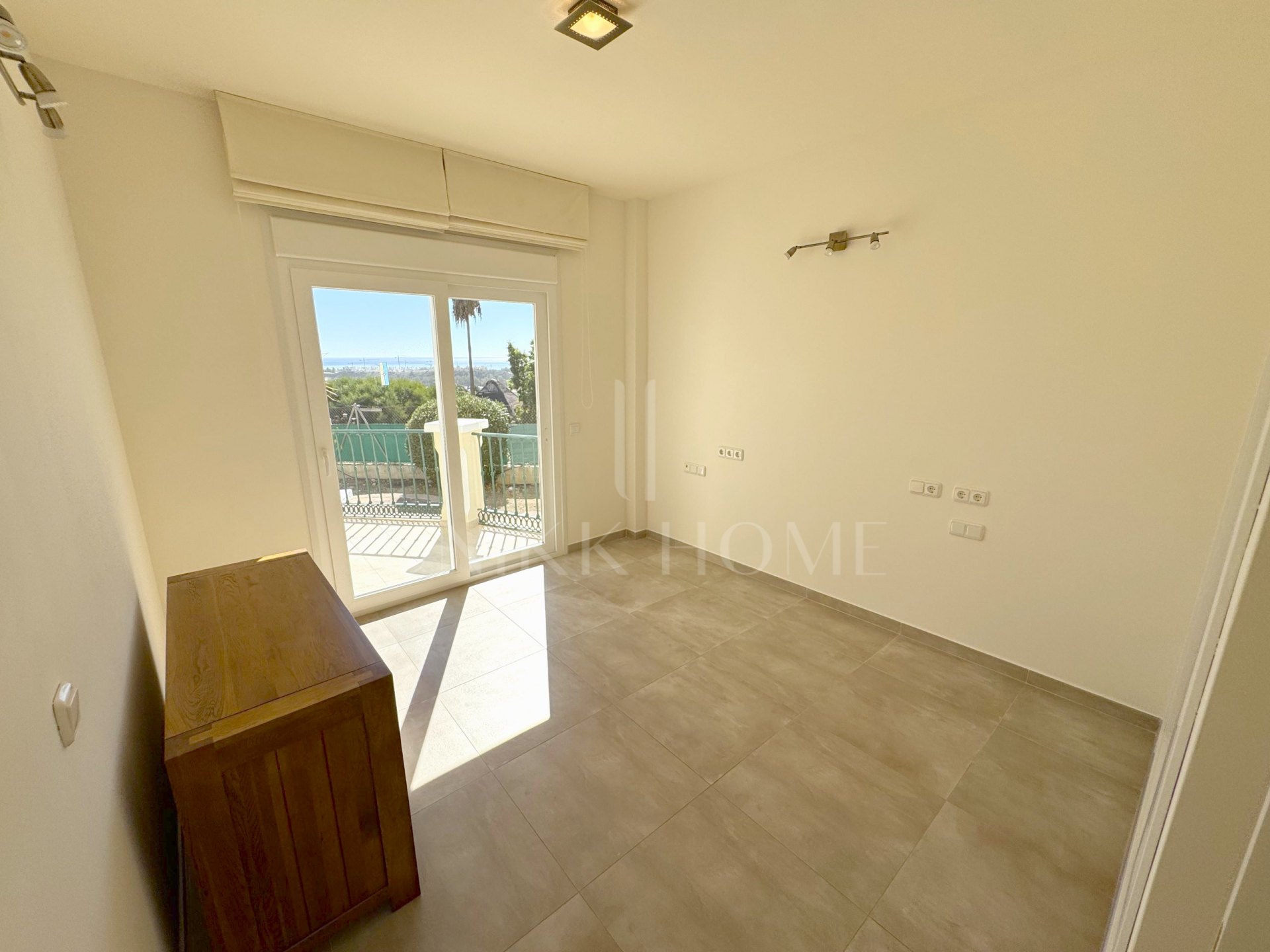 Classic Mansion with Panoramic Sea Views in Puerto Romano, Estepona