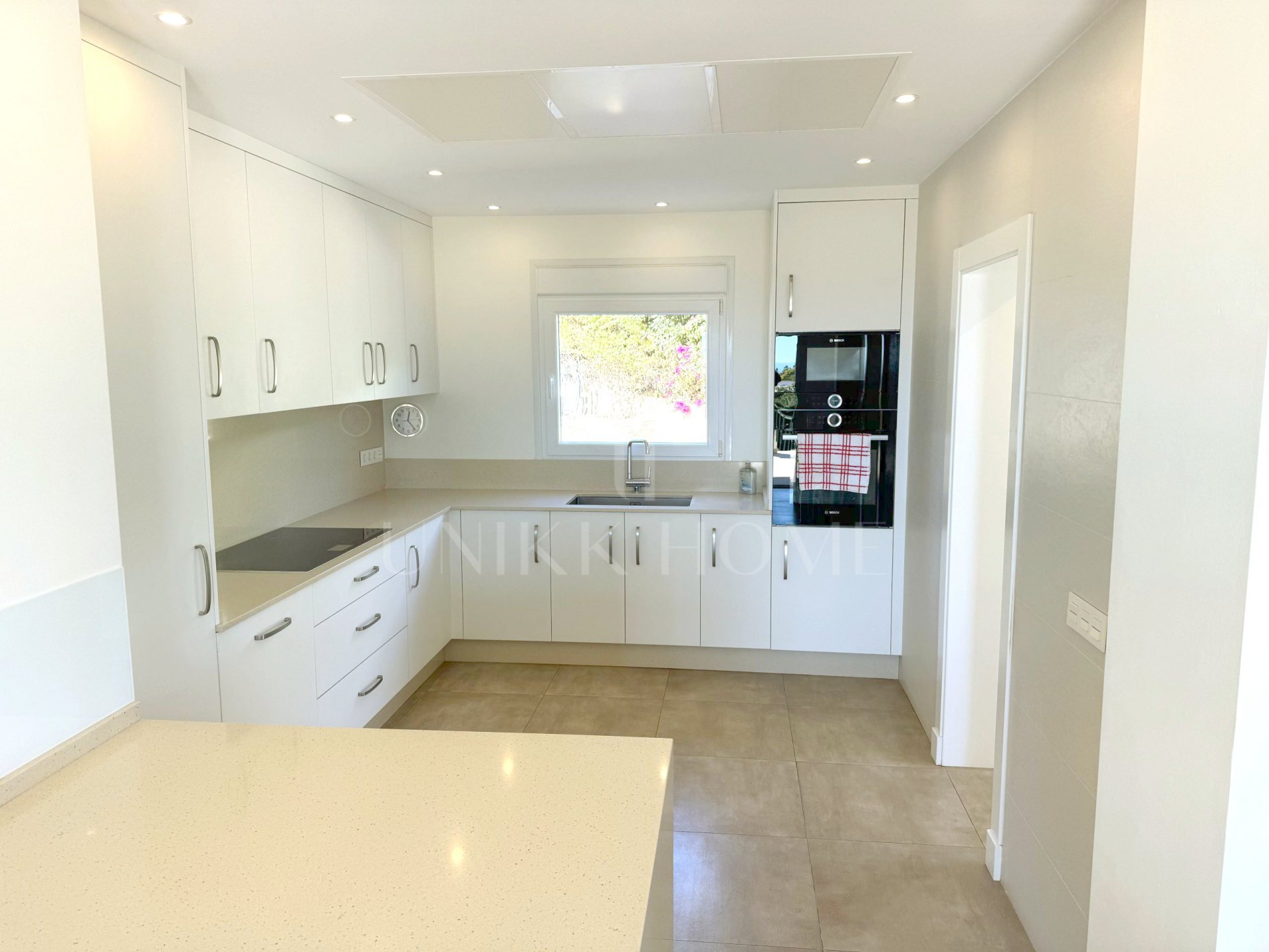 Classic Mansion with Panoramic Sea Views in Puerto Romano, Estepona