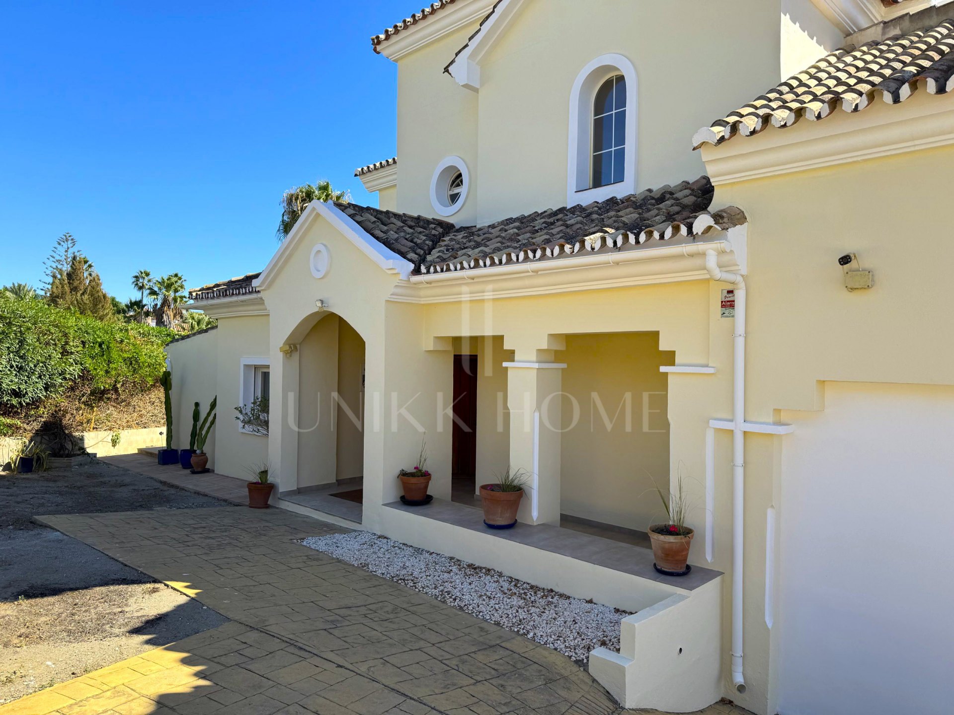 Classic Mansion with Panoramic Sea Views in Puerto Romano, Estepona