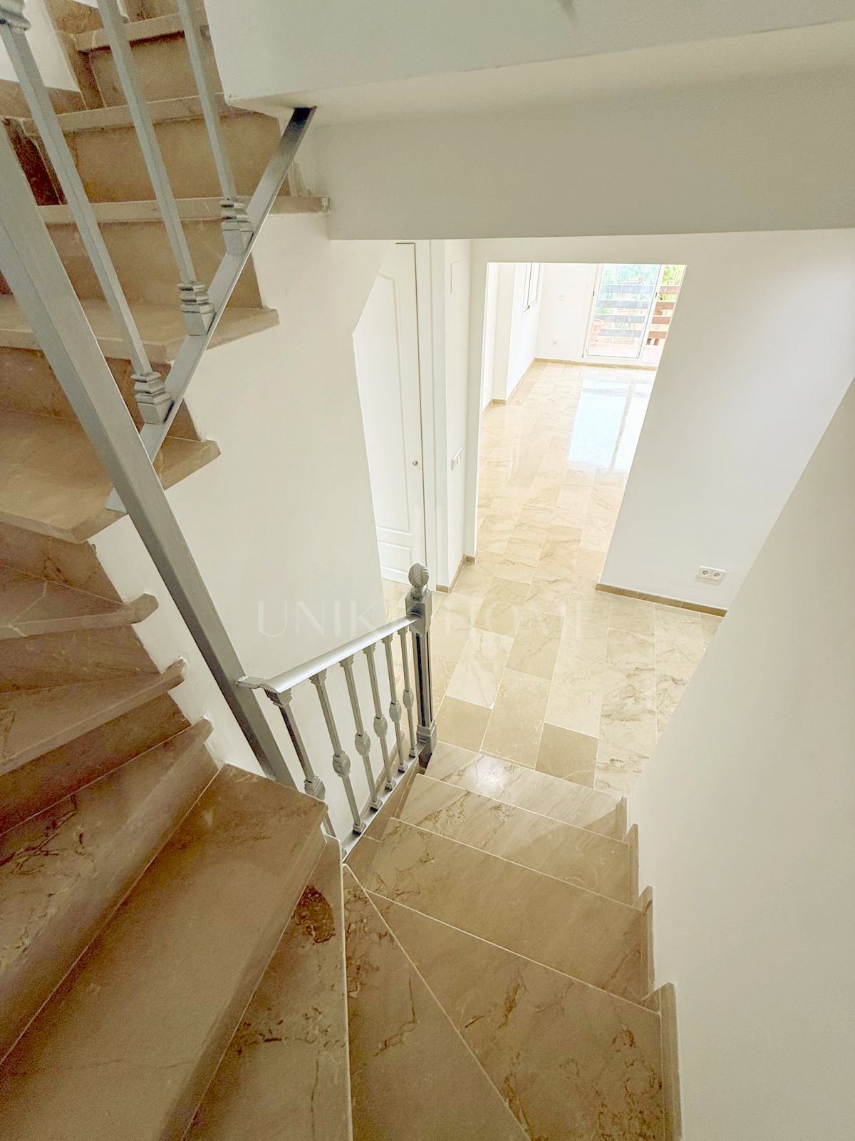 Spacious Duplex Penthouse with Panoramic Sea Views in Bahia de Casares