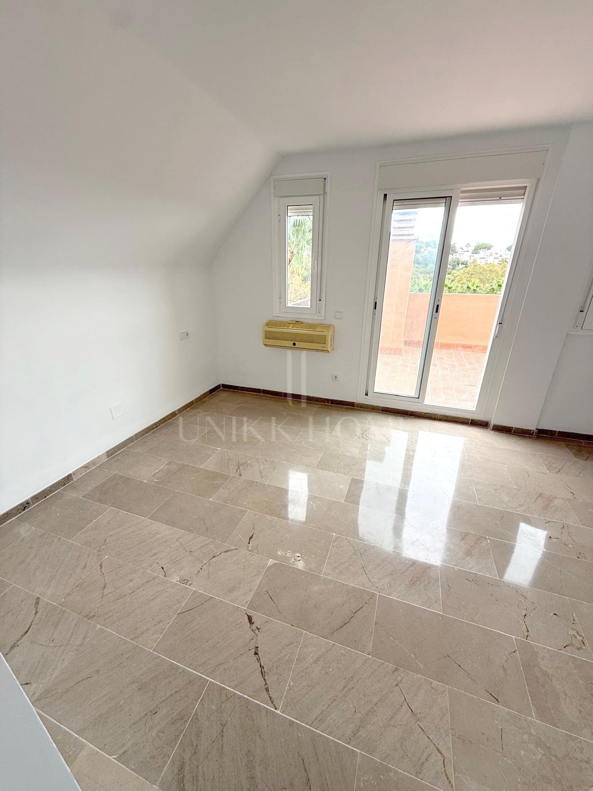 Spacious Duplex Penthouse with Panoramic Sea Views in Bahia de Casares