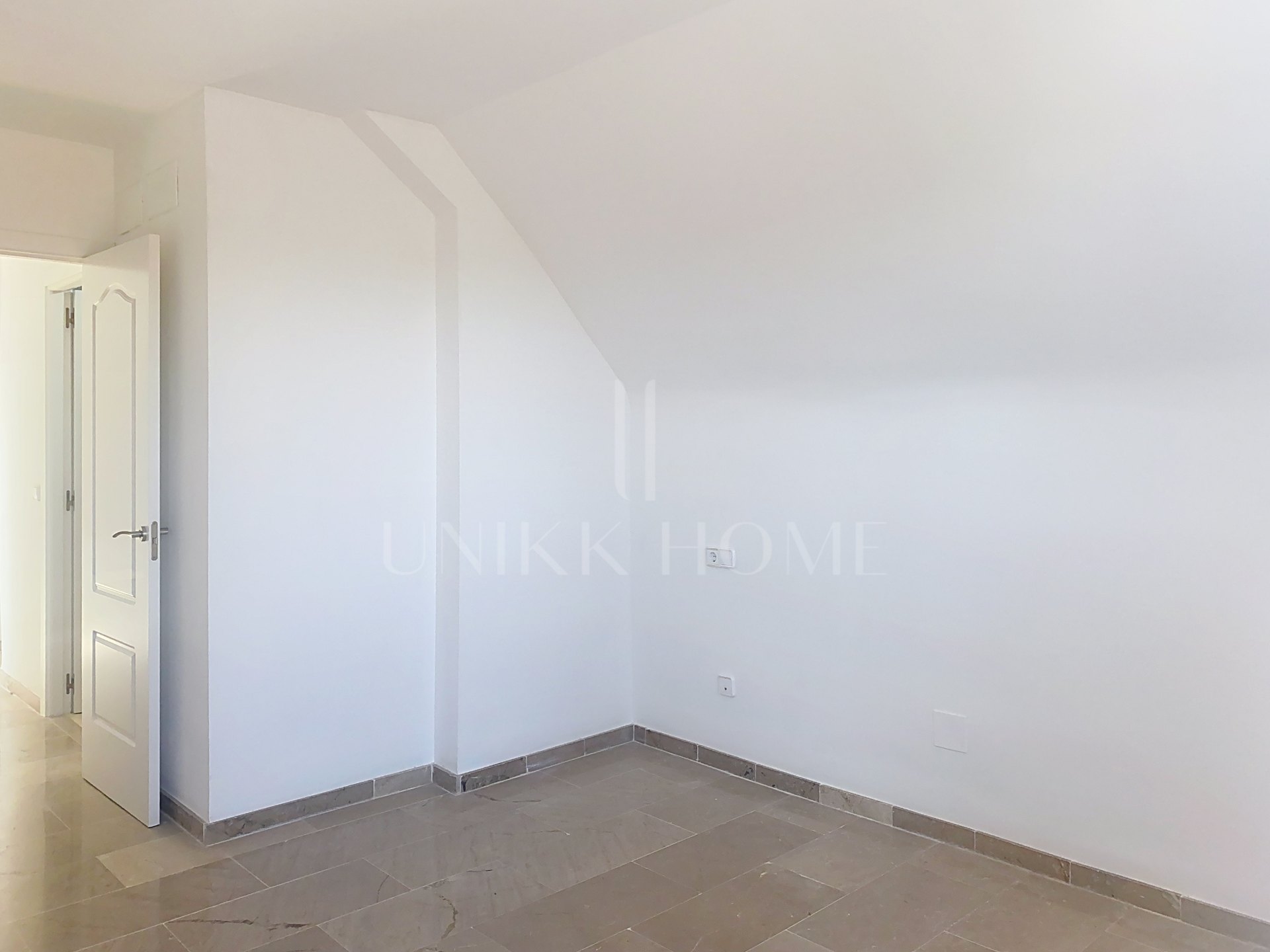 Spacious Duplex Penthouse with Panoramic Sea Views in Bahia de Casares