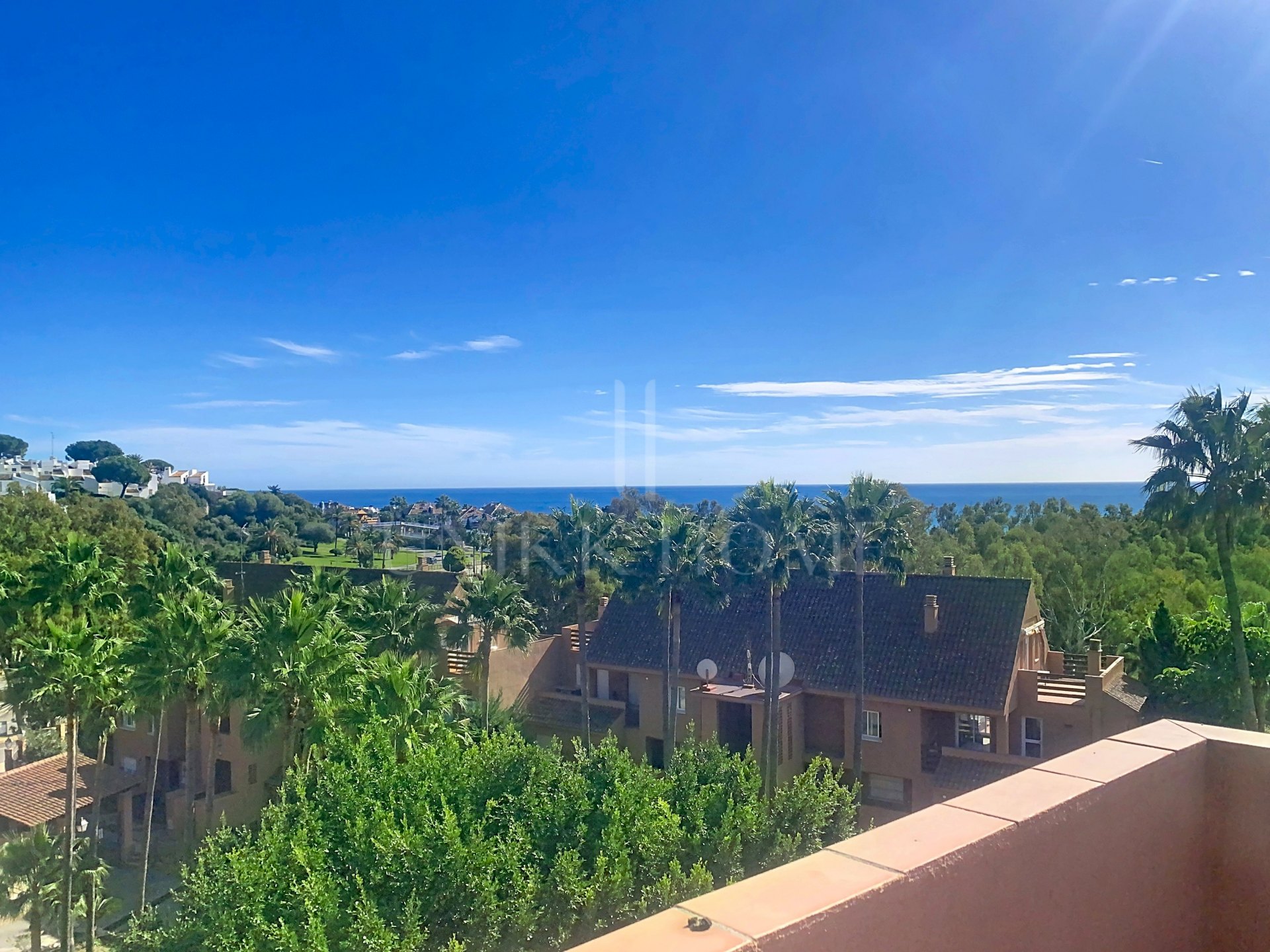 Spacious Duplex Penthouse with Panoramic Sea Views in Bahia de Casares