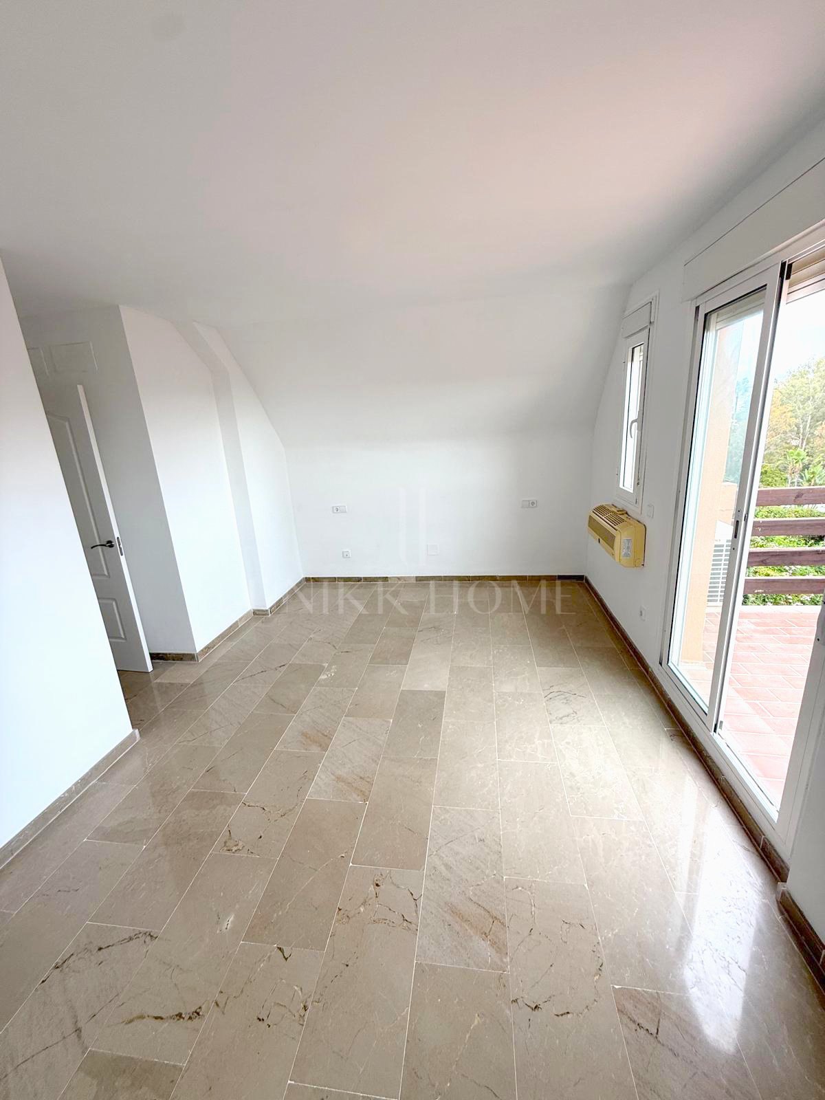 Spacious Duplex Penthouse with Panoramic Sea Views in Bahia de Casares