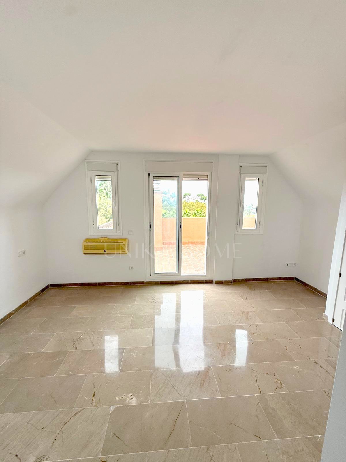 Spacious Duplex Penthouse with Panoramic Sea Views in Bahia de Casares