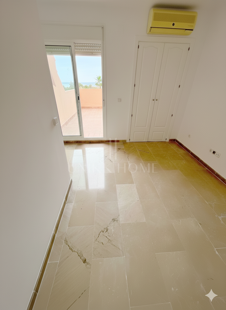 Spacious Duplex Penthouse with Panoramic Sea Views in Bahia de Casares