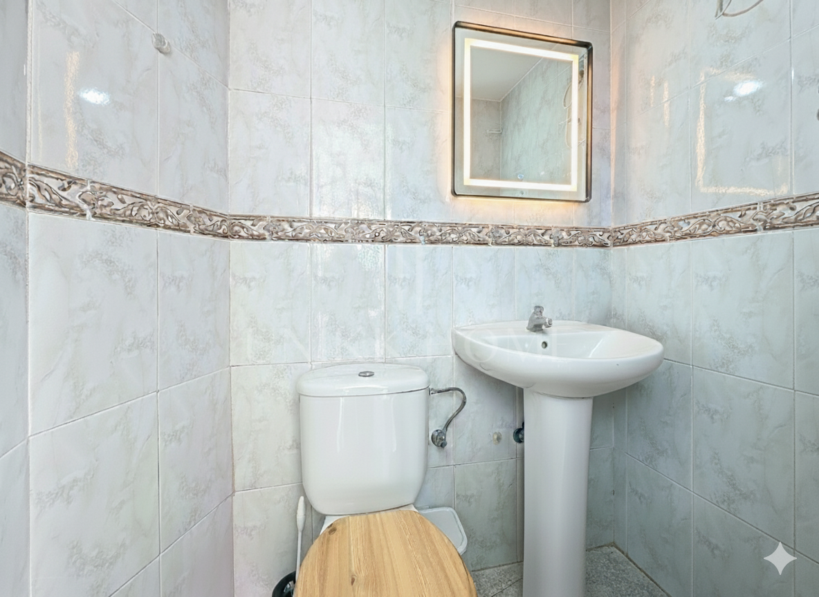 Townhouse on the Front Line of the Beach in Playa Paraíso, Manilva