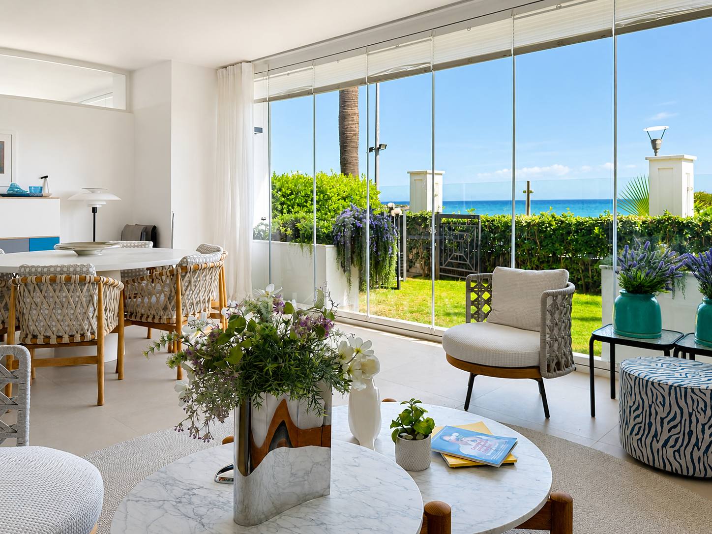 Seafront Luxury Apartment with Timeless Elegance in Estepona’s Doncella Beach