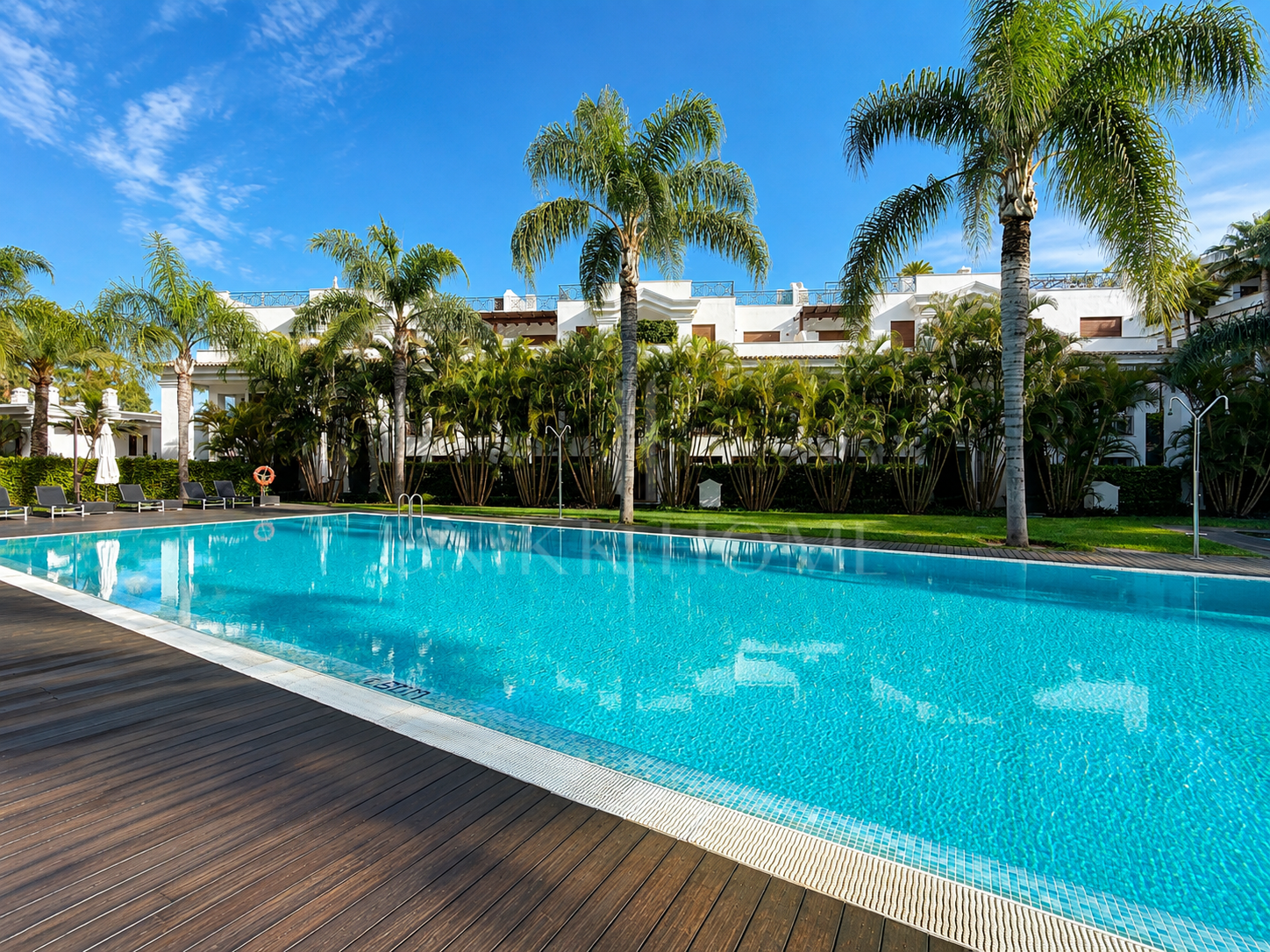 Seafront Luxury Apartment with Timeless Elegance in Estepona’s Doncella Beach