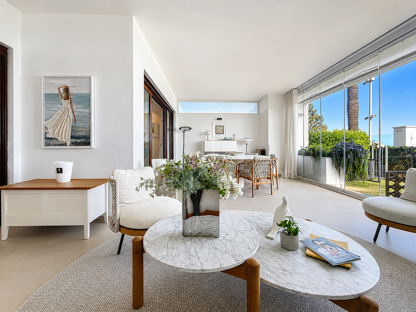 Seafront Luxury Apartment with Timeless Elegance in Estepona’s Doncella Beach