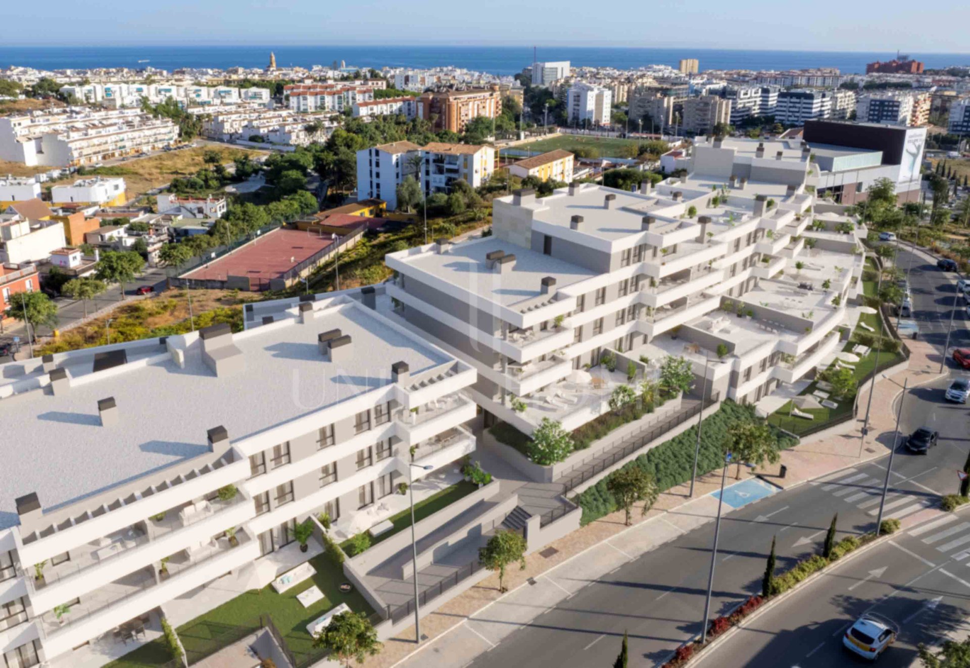 APARTAMENTO DE 2 DORMITORIOS CON JARDÍN EN EL CENTRO DE ESTEPONA
