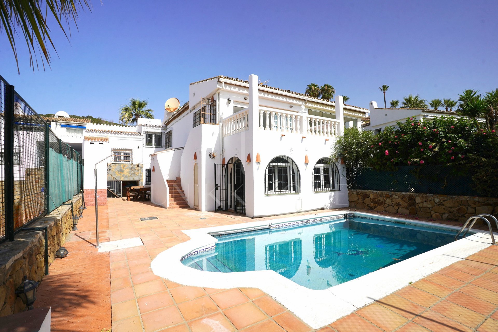 Semi-Detached House with Private Pool on the Frontline of Golf in La Duquesa