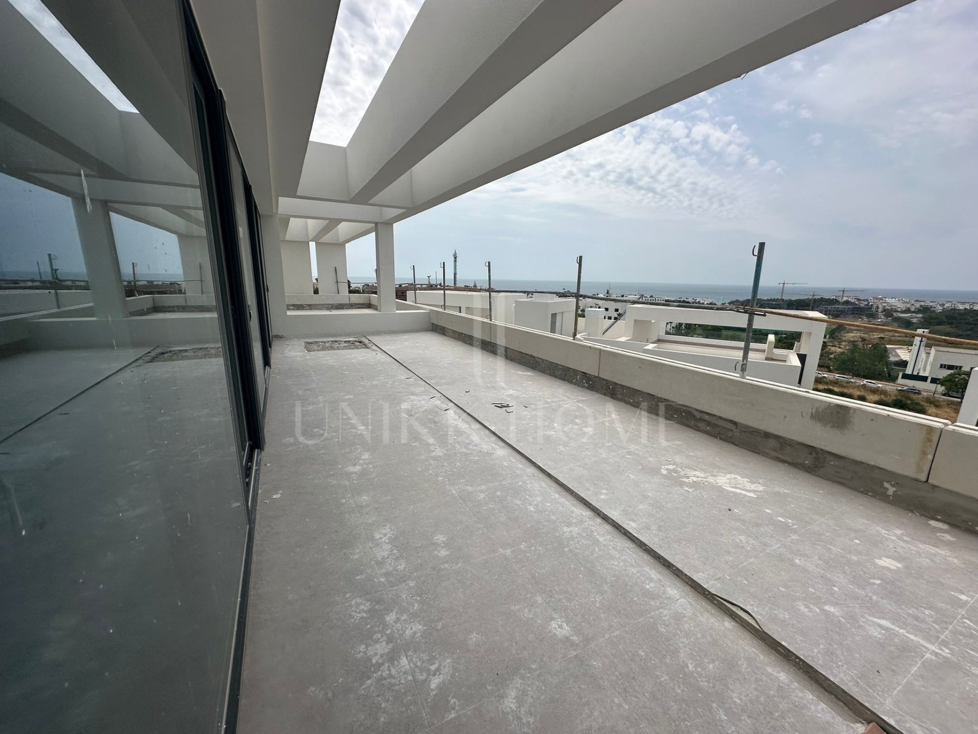 Brand-new Penthouse with Panoramic Sea Views in Azahar de Estepona