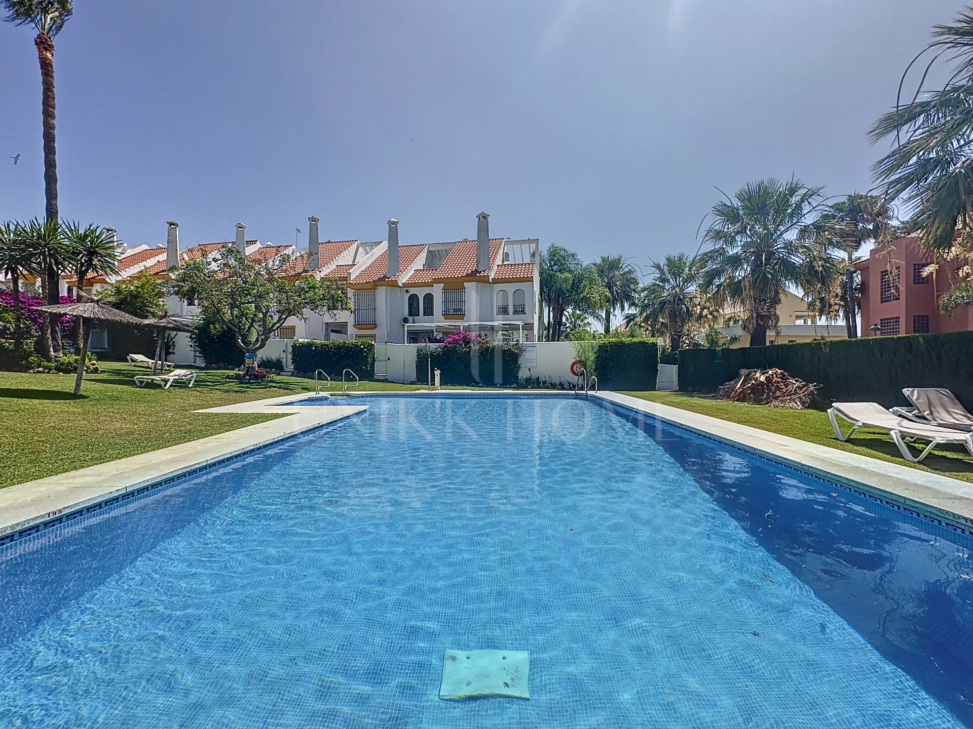 4-bedroom townhouse with garden in the Port of Estepona