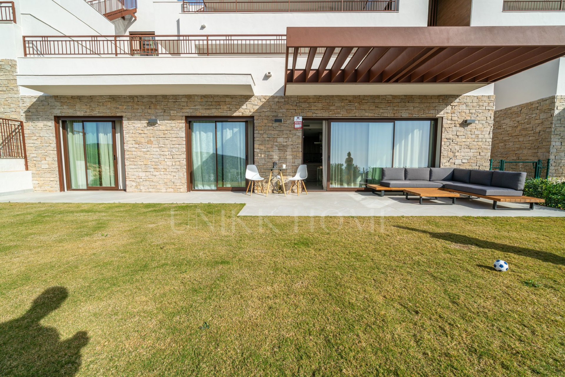 Ground Floor Apartment with garden and panormaic views in Sierra Blanca Country Club
