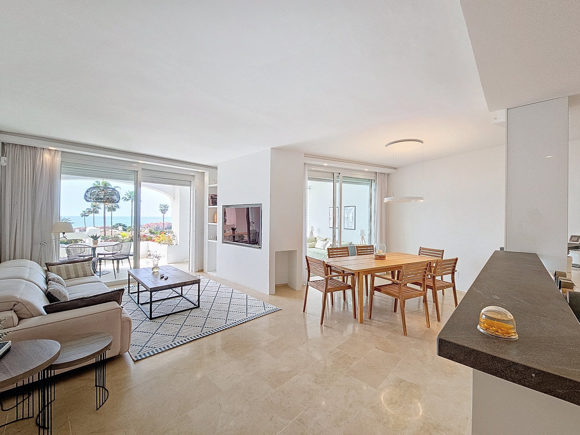 3 BEDROOMS FLAT WITH OPEN SEA AND GOLF VIEWS IN LA DUQUESA