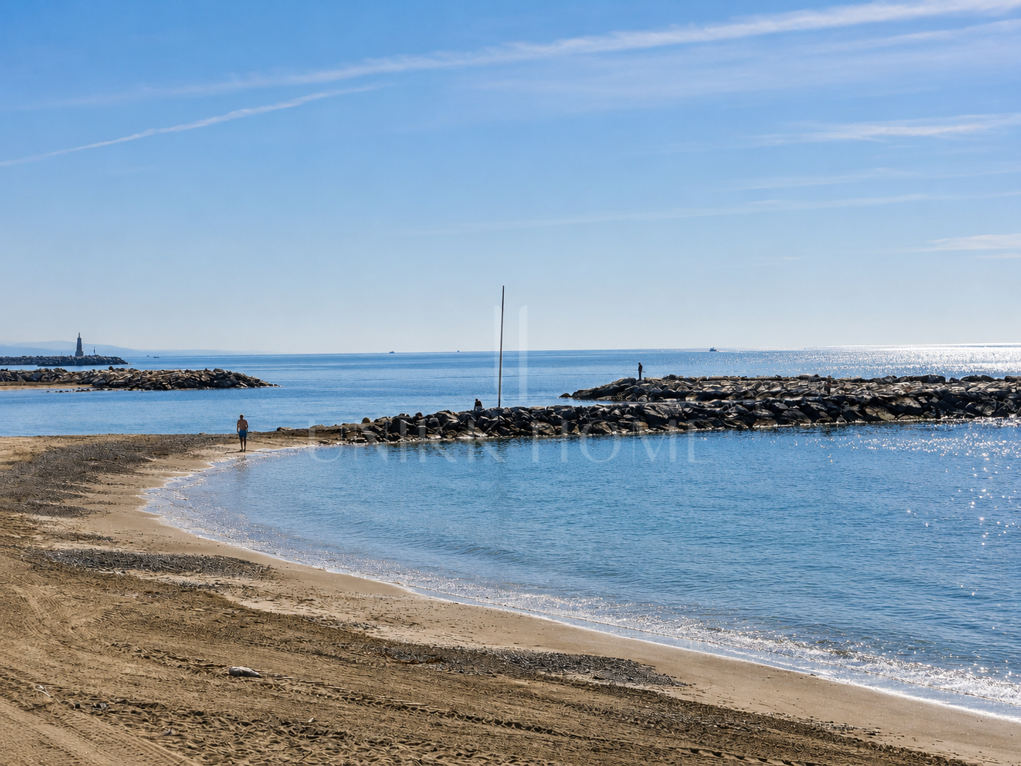 Apartamento de 2 dormitorios en primera línea de playa con vistas al mar en Puerto Banús, Marbella
