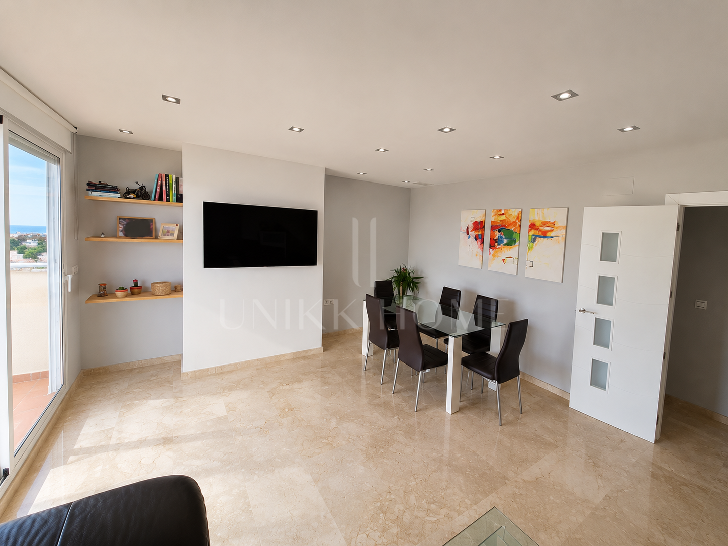 2 BEDROOM DUPLEX PENTHOUSE WITH SOLARIUM AND PANORAMIC VIEWS IN ESTEPONA TOWN