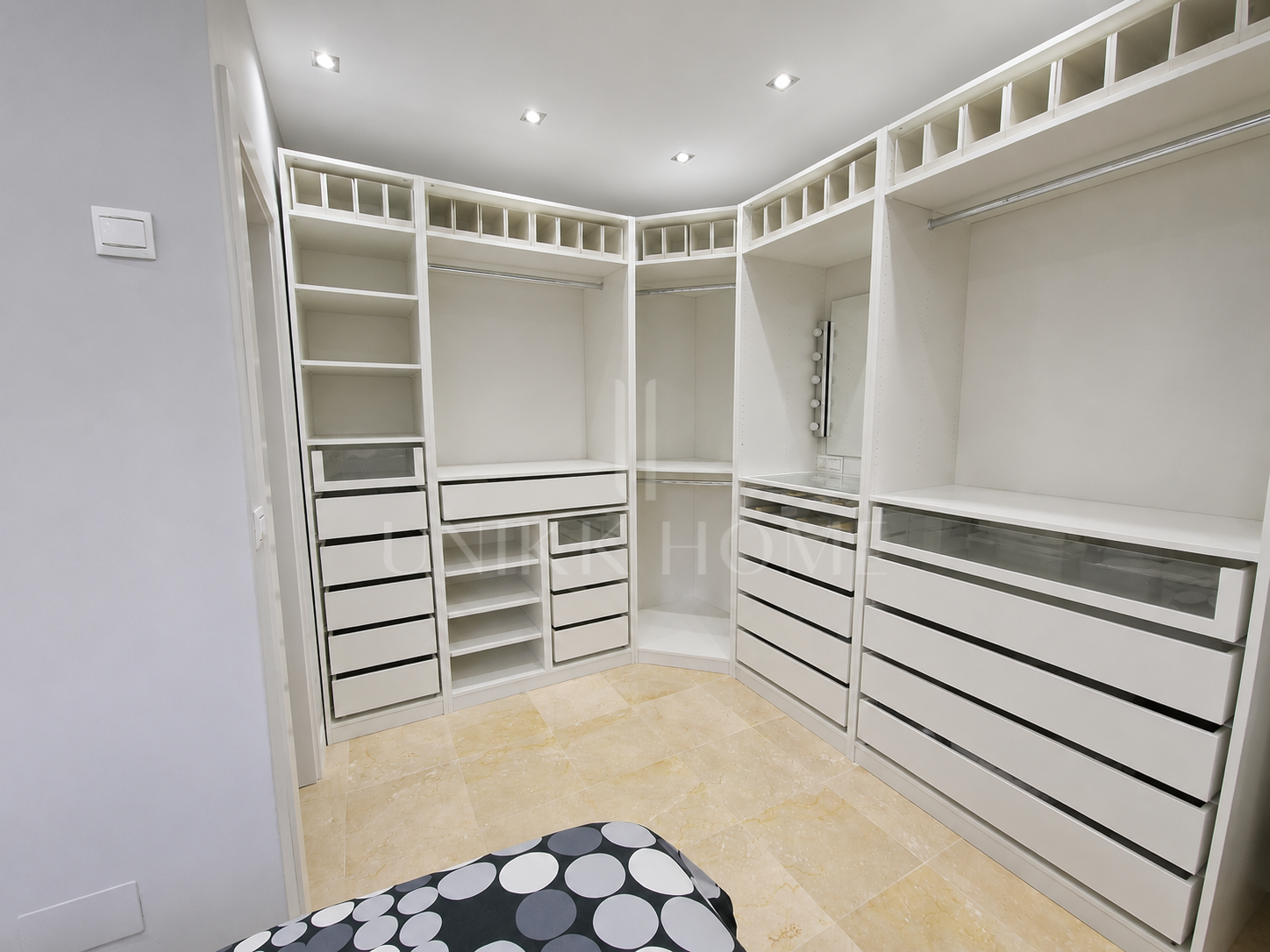 2 BEDROOM DUPLEX PENTHOUSE WITH SOLARIUM AND PANORAMIC VIEWS IN ESTEPONA TOWN