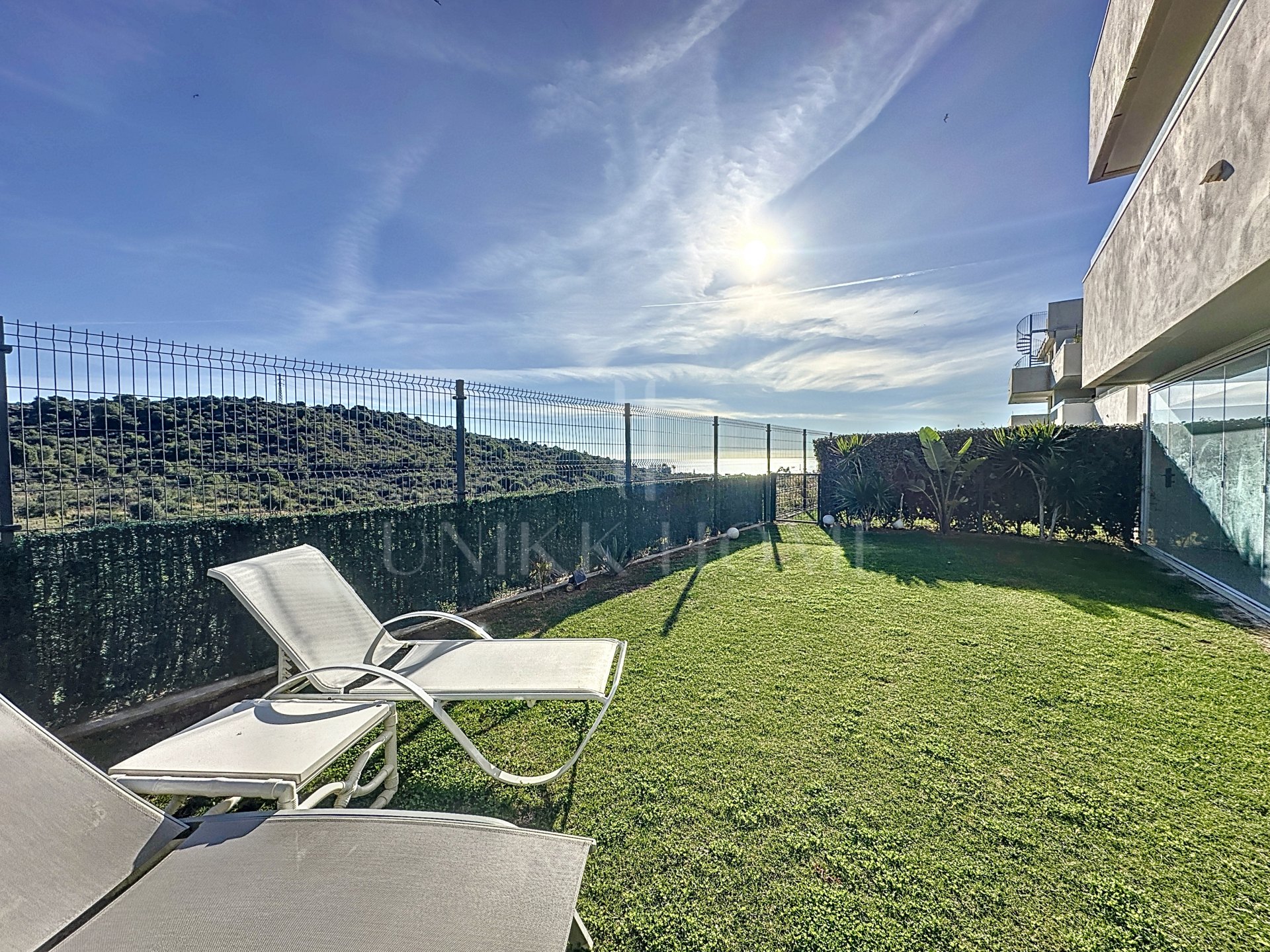 3 BEDROOM GROUND FLOOR APARTMENT WITH GARDEN IN ESTEPONA WEST