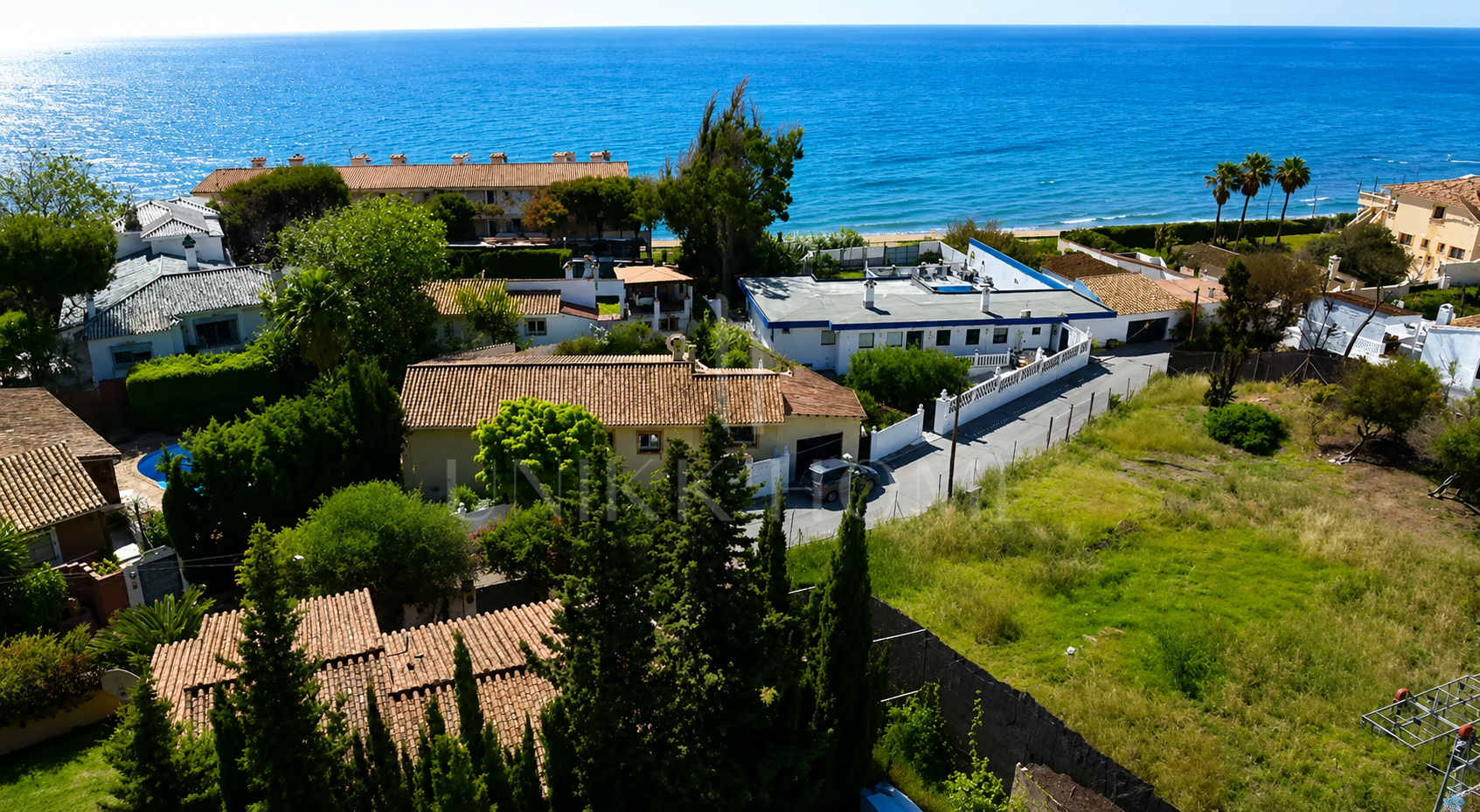 Beachfront Plot in Buenas Noches, Estepona