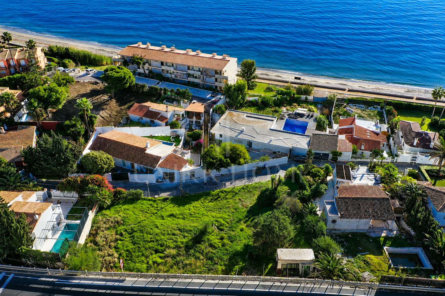Beachfront Plot in Buenas Noches, Estepona