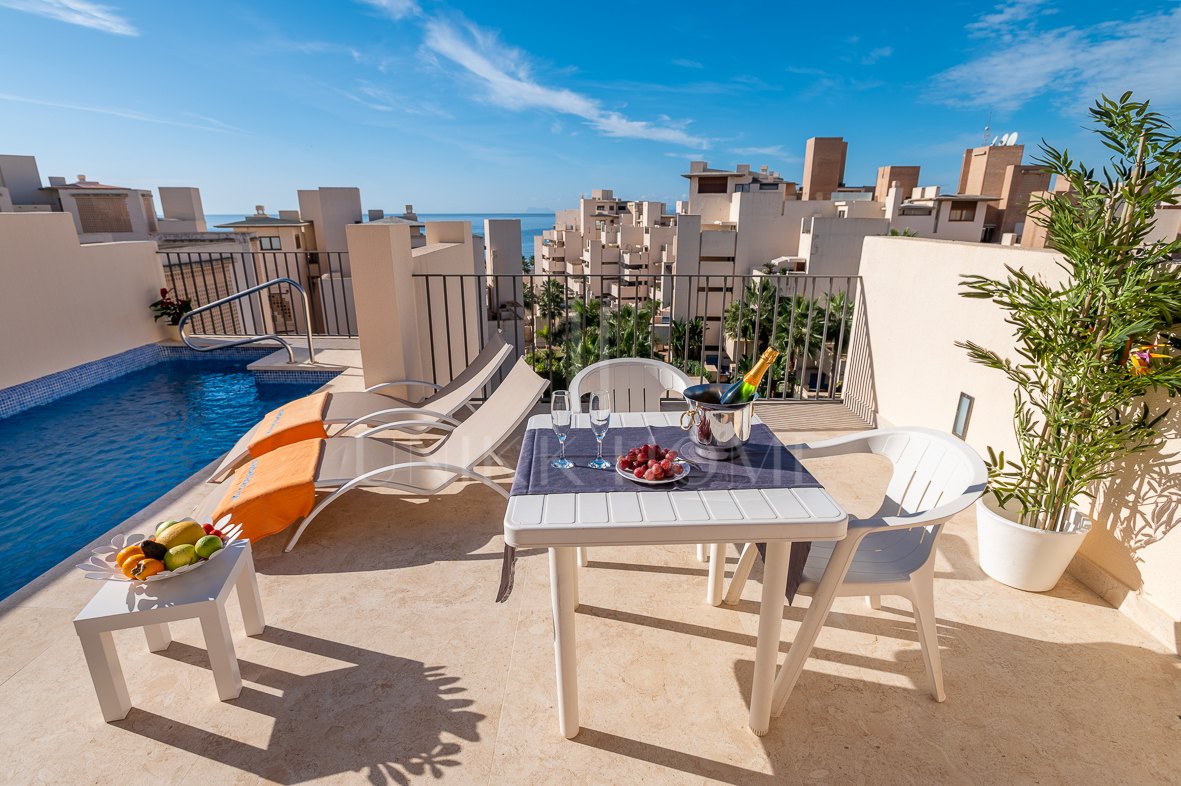 4 BEDROOM PENTHOUSE WITH SEA VIEWS AND PRIVATE POOL IN BAHIA DE LA PLATA