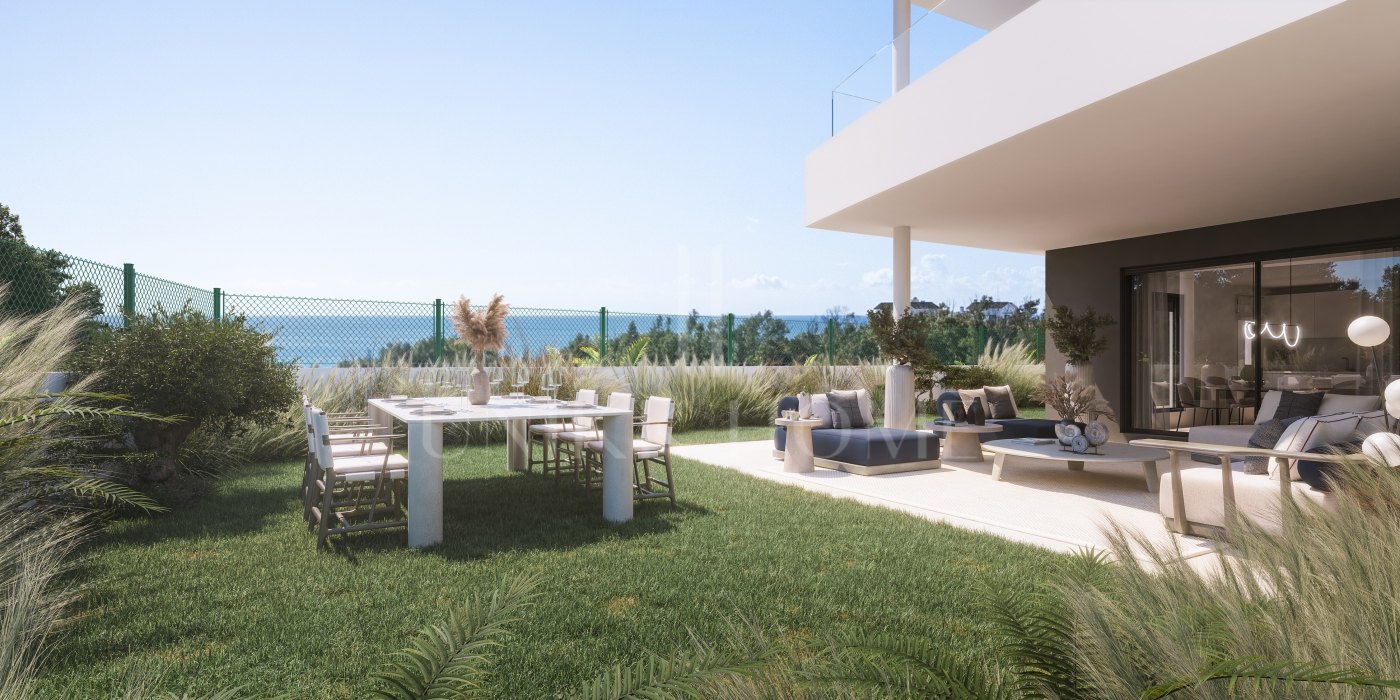 NUEVO APARTAMENTO CON JARDIN Y VISTAS AL MAR Y CERCA DE LA PLAYA EN ESTEPONA OESTE