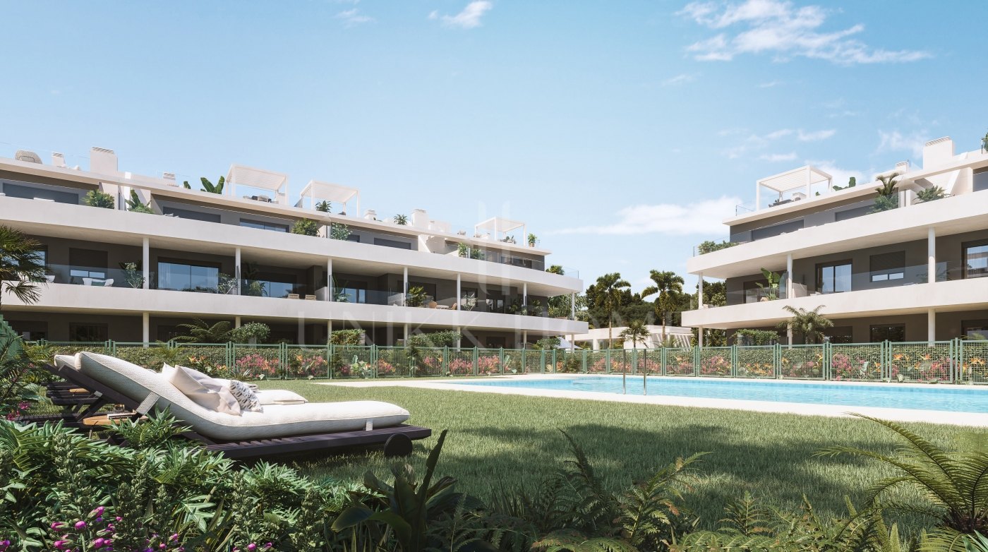 NUEVO APARTAMENTO CON JARDIN Y VISTAS AL MAR Y CERCA DE LA PLAYA EN ESTEPONA OESTE