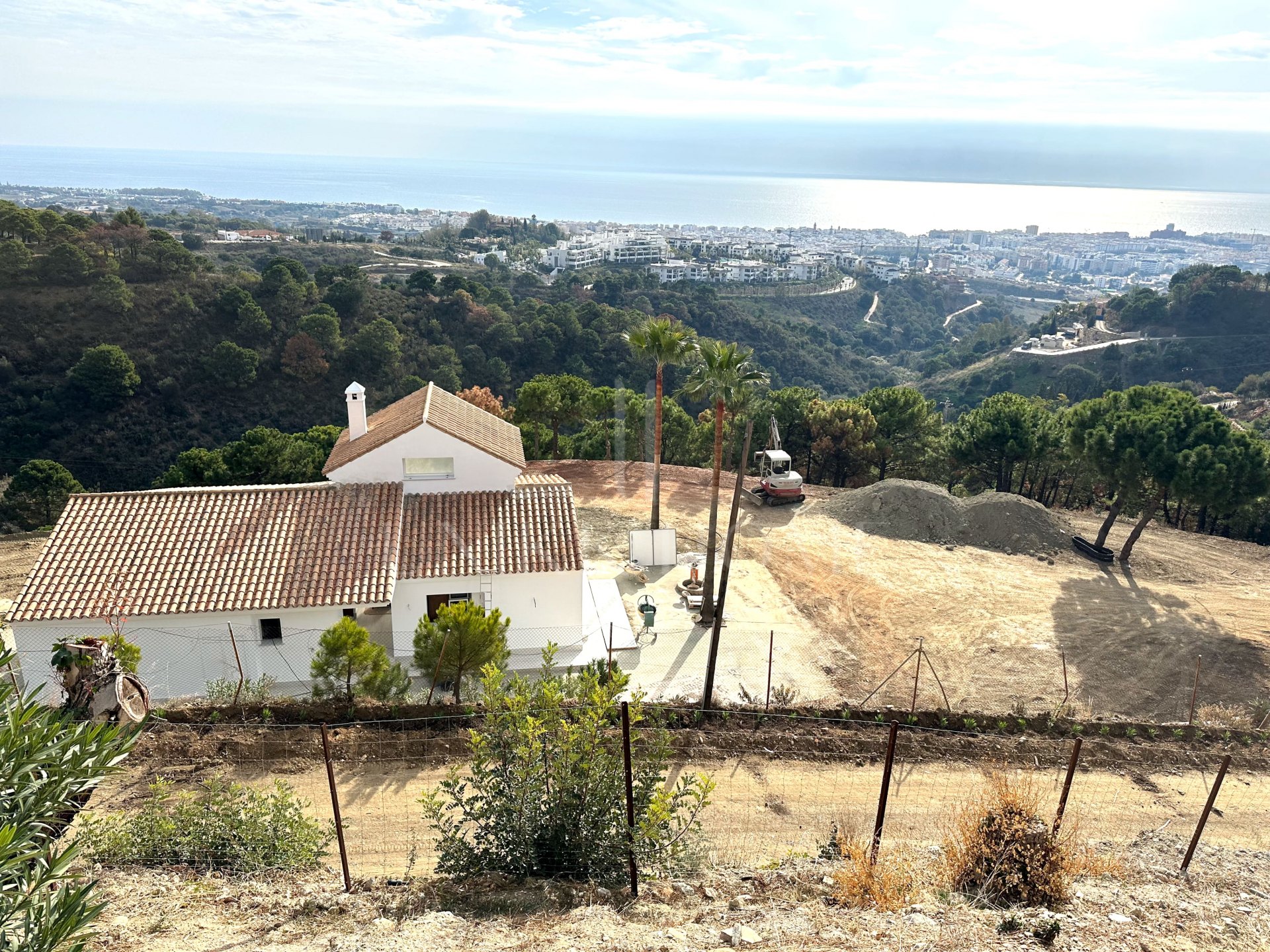 Preciosa Villa Moderna en Los Reales, Estepona, con vistas panorámicas al mar y a Minutos del Centro
