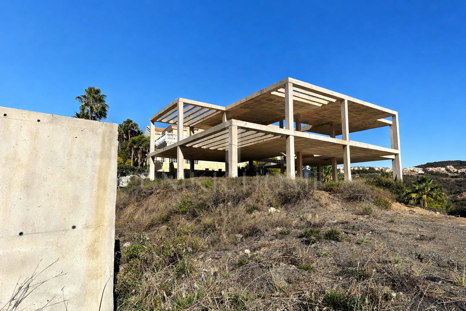 Urban land opportunity with Dream Villa project in Majestic Casares with Sea and Mountain Views