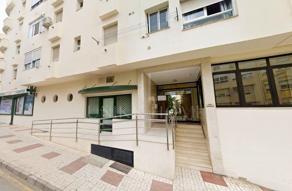 2 BEDROOM APARTMENT IN THE VERY ESTEPONA CENTER