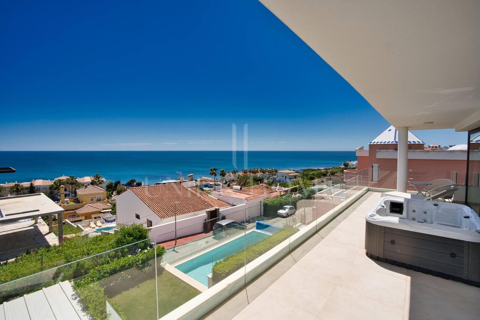 Stunning villa with panoramic sea views