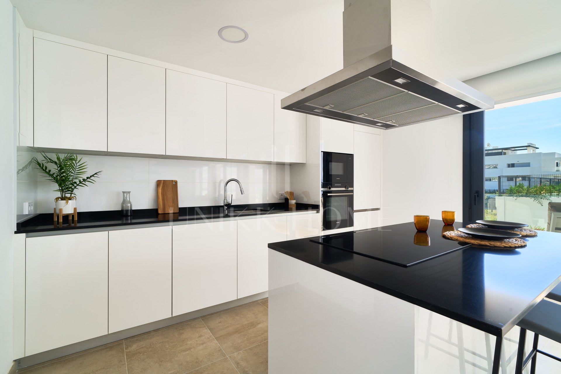 APARTAMENTO LLAVE EN MANO Y AMUEBLADO LISTO PARA ENTRAR A VIVIR - ATALAYA - ESTEPONA