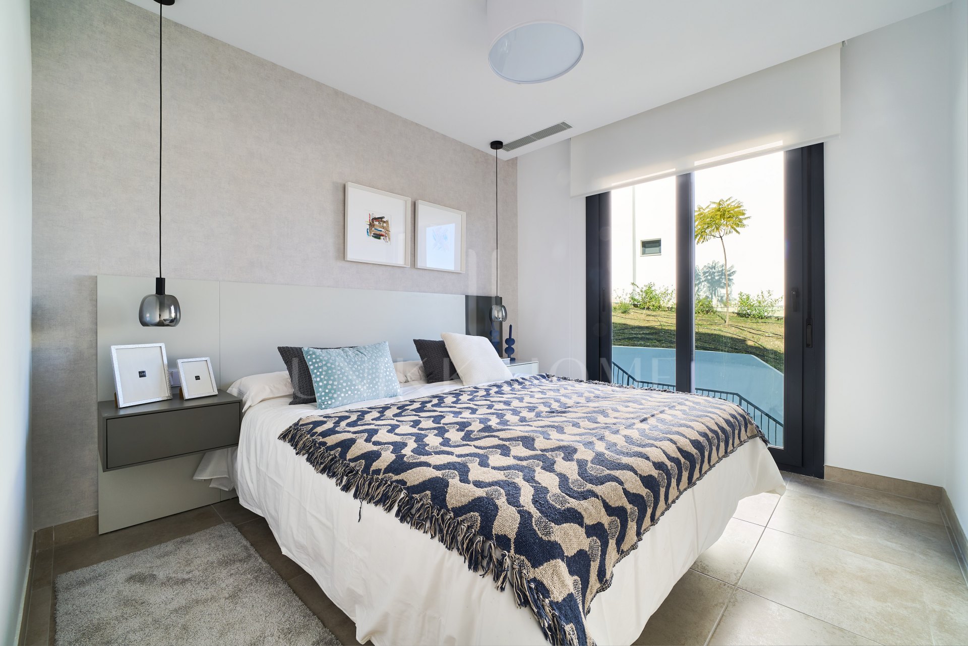 APARTAMENTO LLAVE EN MANO Y AMUEBLADO LISTO PARA ENTRAR A VIVIR - ATALAYA - ESTEPONA