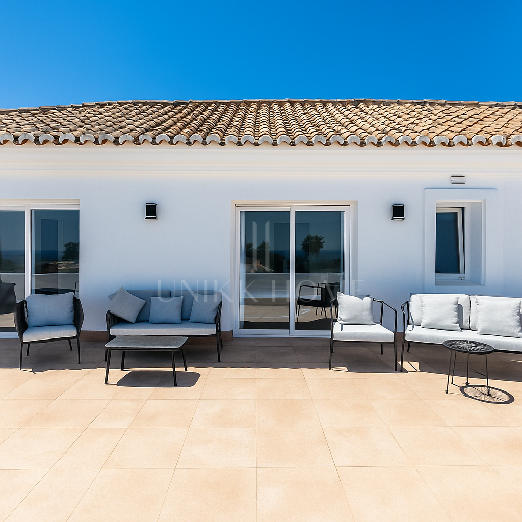 Fantastic Villa with Breathtaking Sea Views walking Distance to the Beach - Estepona West