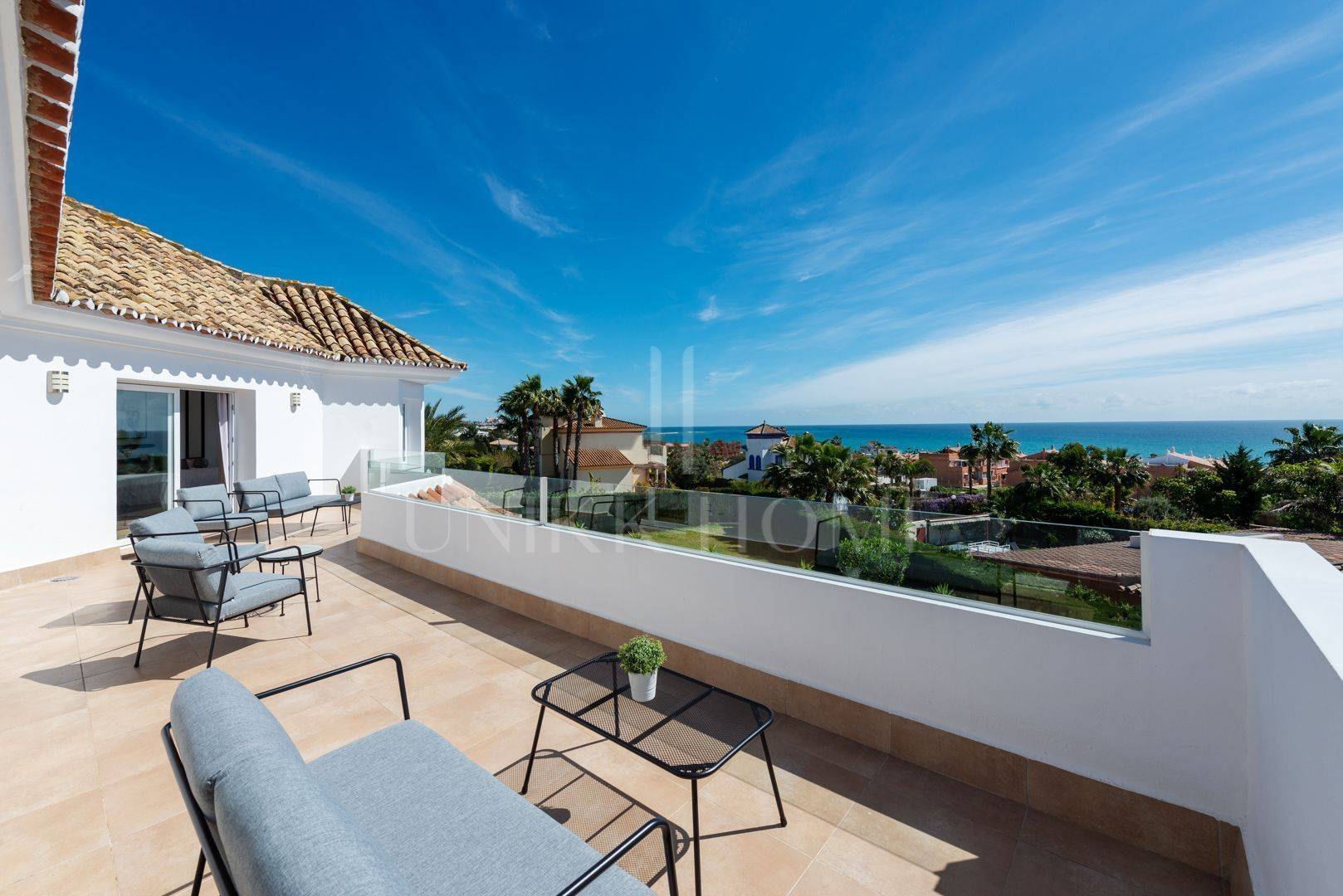 Fantastic Villa with Breathtaking Sea Views walking Distance to the Beach - Estepona West