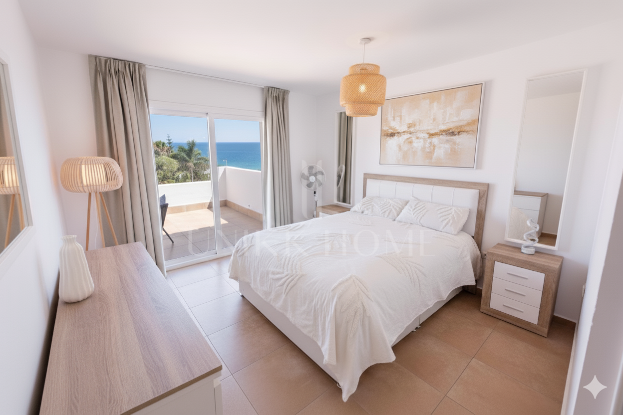 Fantastic Villa with Breathtaking Sea Views walking Distance to the Beach - Estepona West