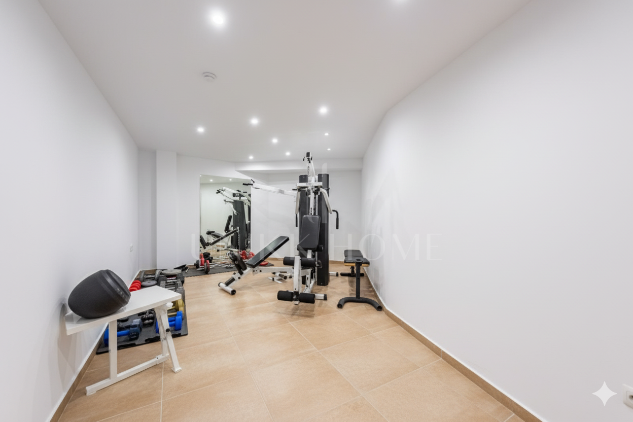 Fantastic Villa with Breathtaking Sea Views walking Distance to the Beach - Estepona West