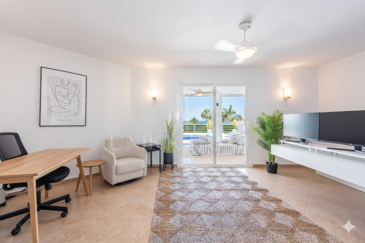 Fantastic Villa with Breathtaking Sea Views walking Distance to the Beach - Estepona West