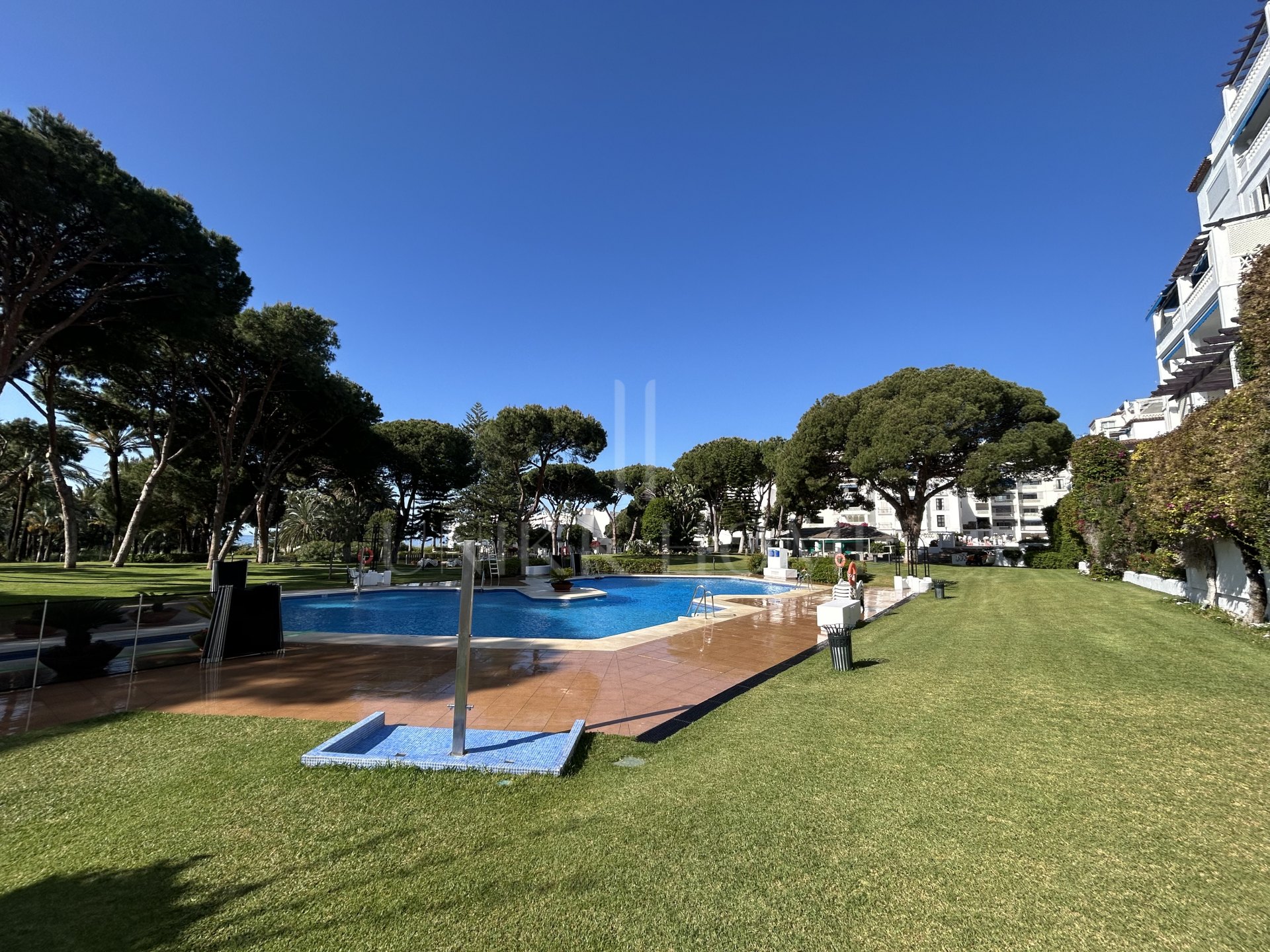 Apartamento listo para entrar en Playas del Duque !!!