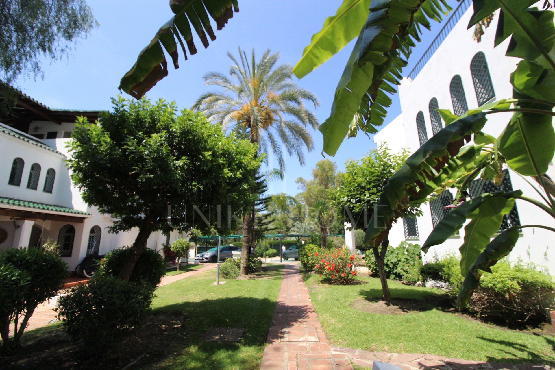 Presiosa adosada en 1ª Linea del Golf Los Naranjos