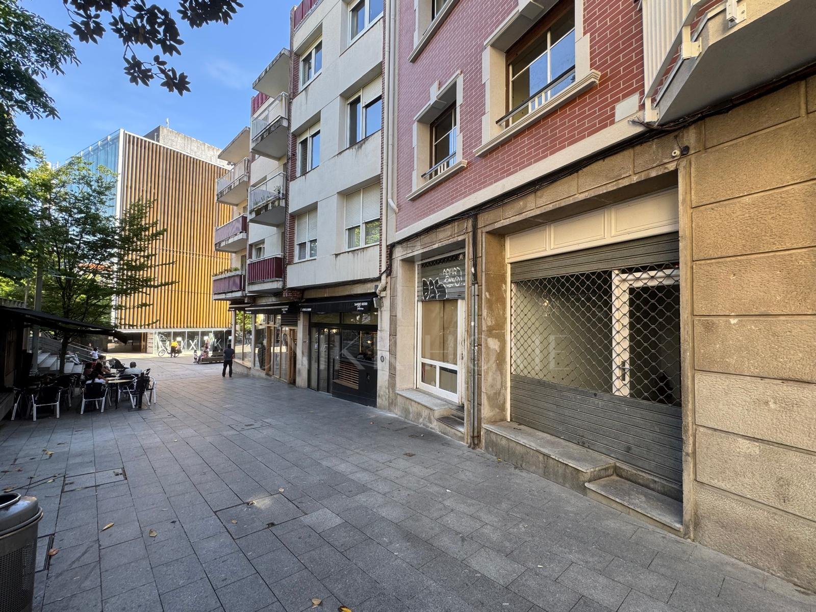 Commercial in Algorta Center