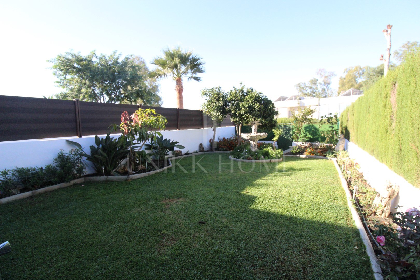 Oportunidad Adosada y con gran jardin privado en Atalaya
