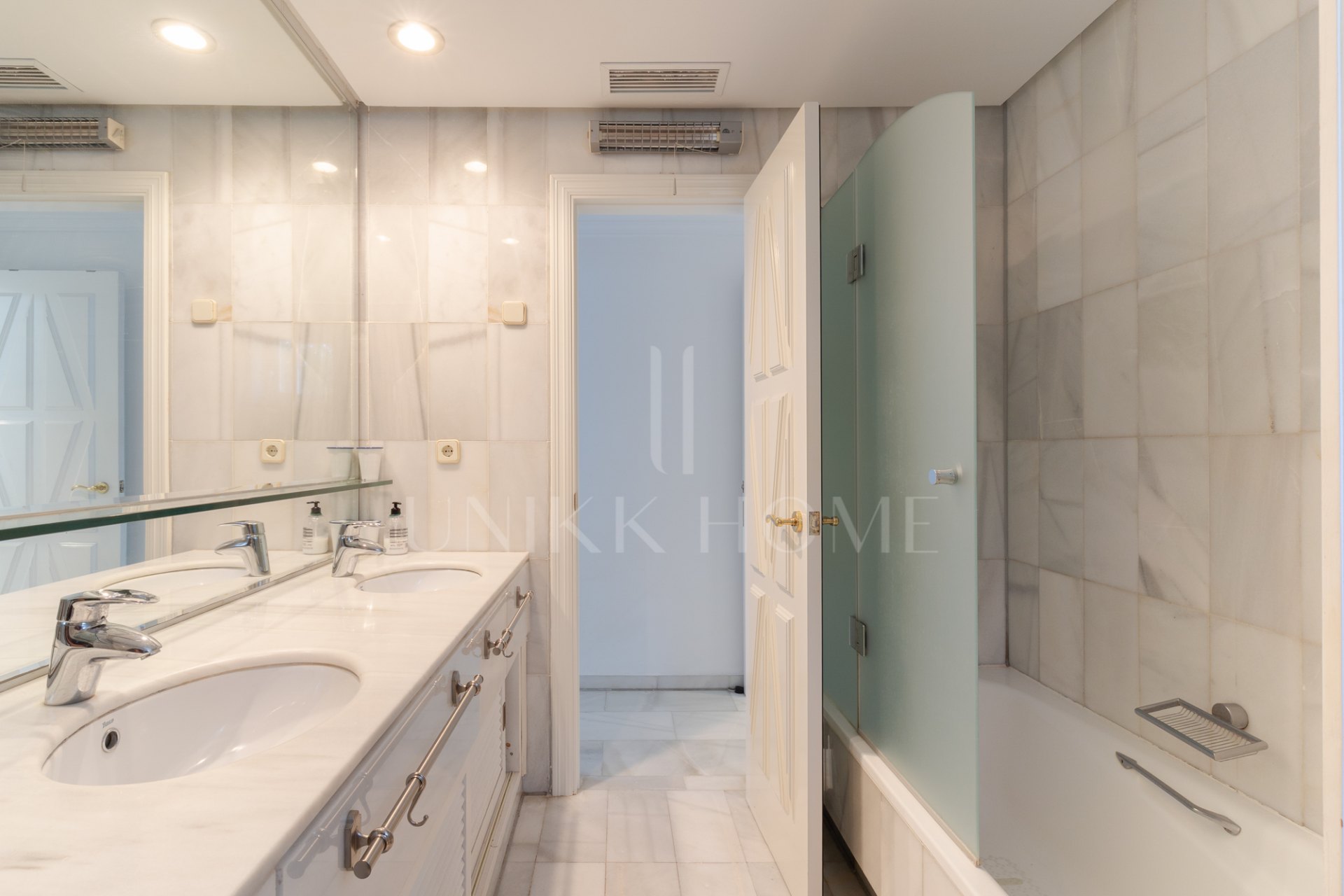 Formidable Atico duplex en el mar