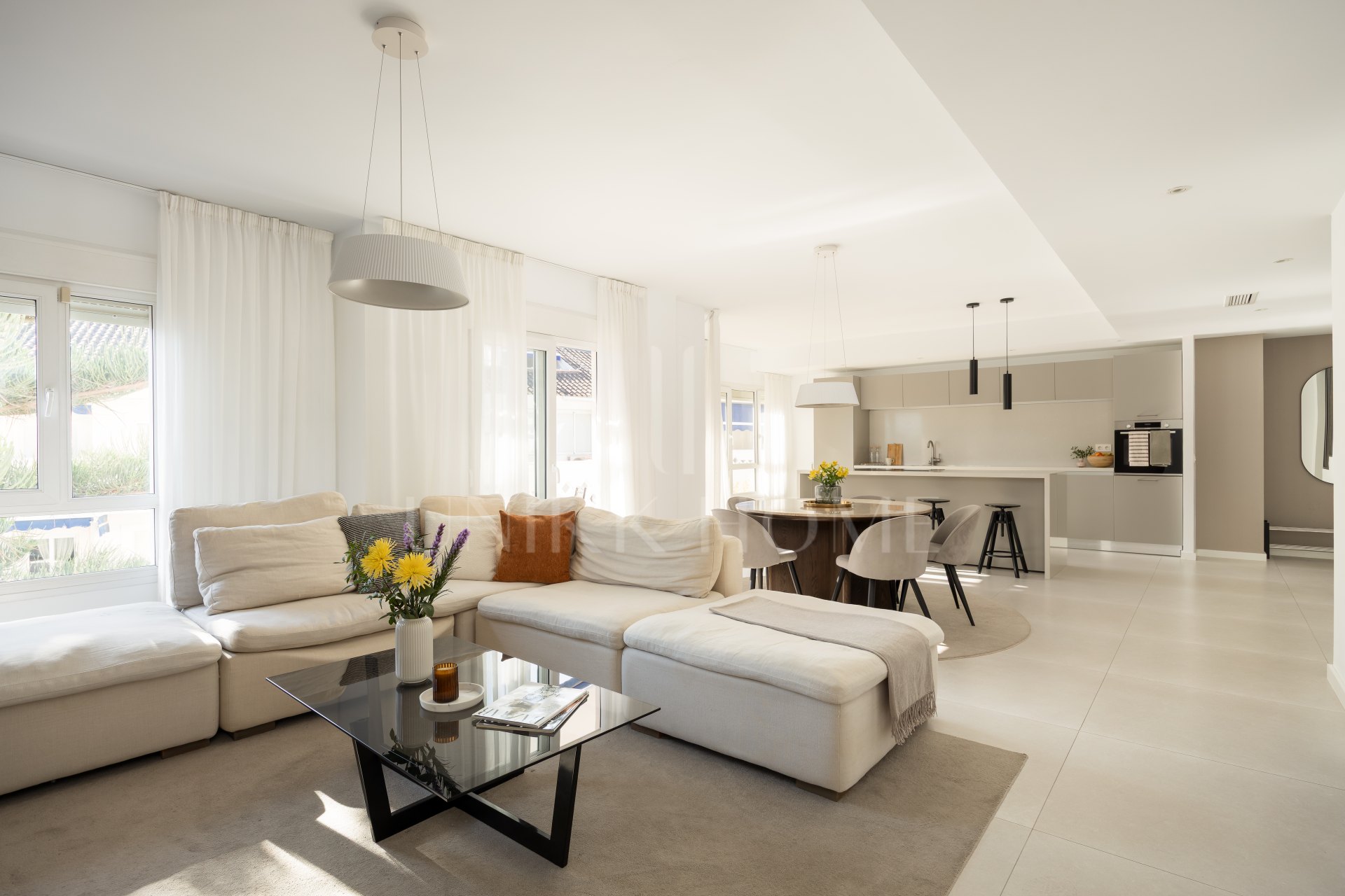 Bright and spacious penthouse duplex in San Pedro