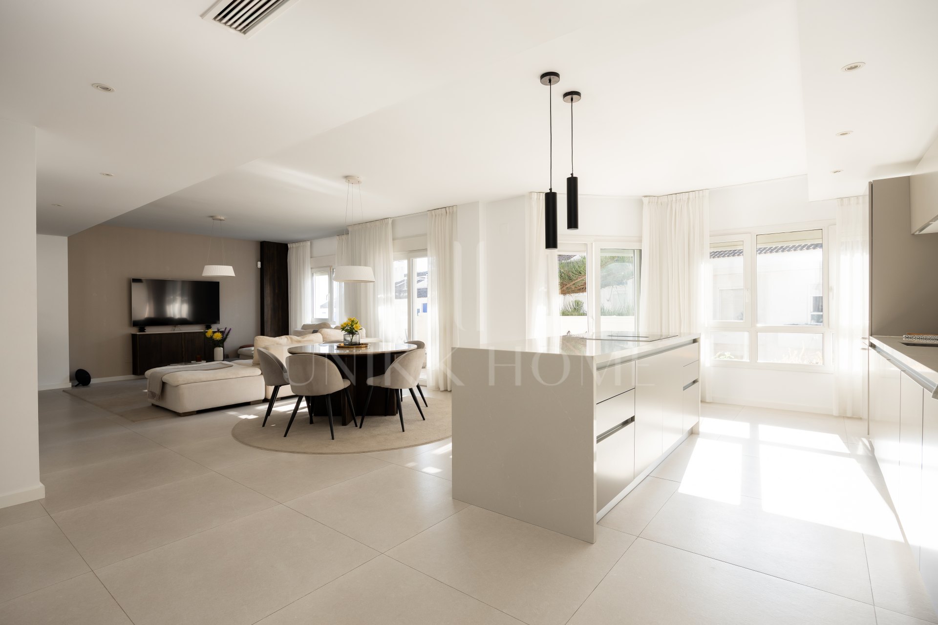 Bright and spacious penthouse duplex in San Pedro