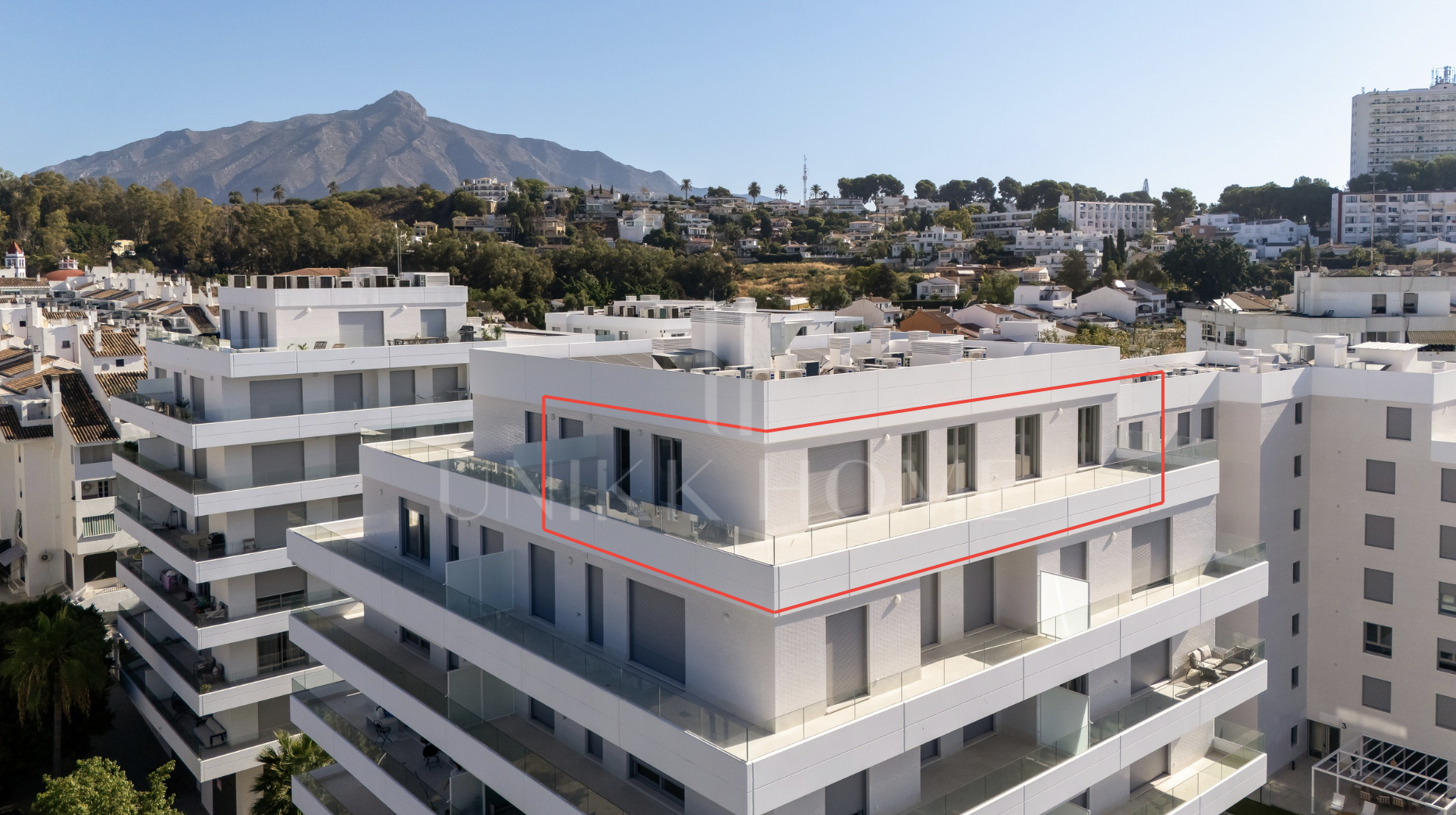 Nuevo ático, construido en 2026 y vendido sin muebles en el corazón de La Campana