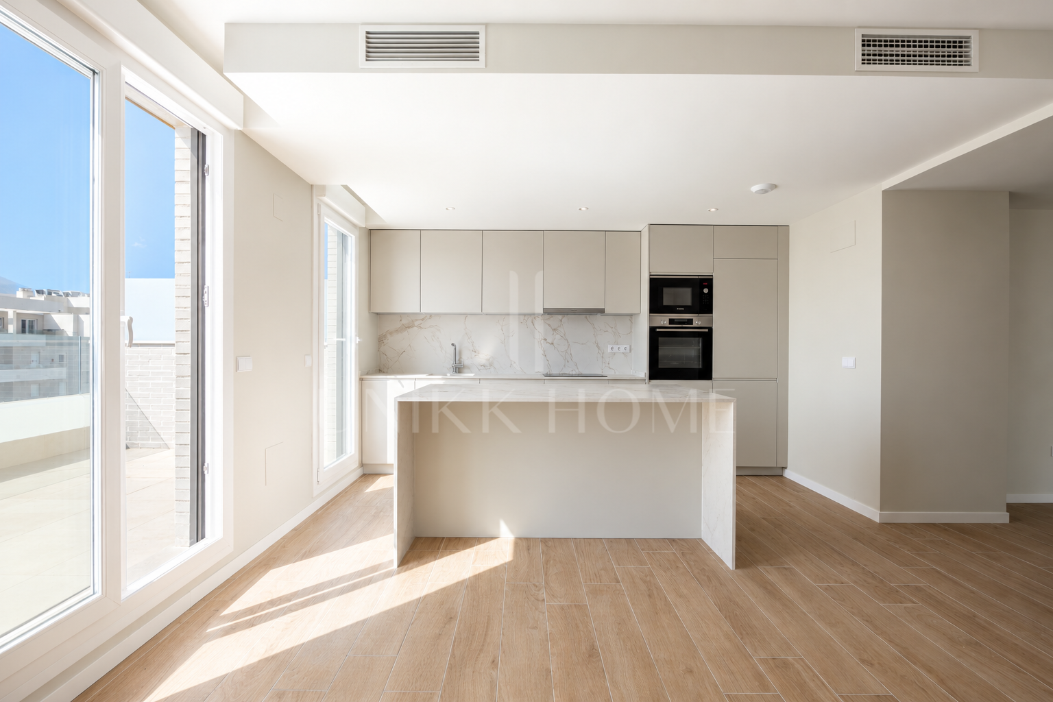 Nuevo ático, construido en 2026 y vendido sin muebles en el corazón de La Campana